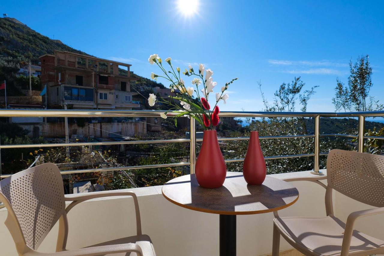 Sunny Holiday Sarandë Exterior foto