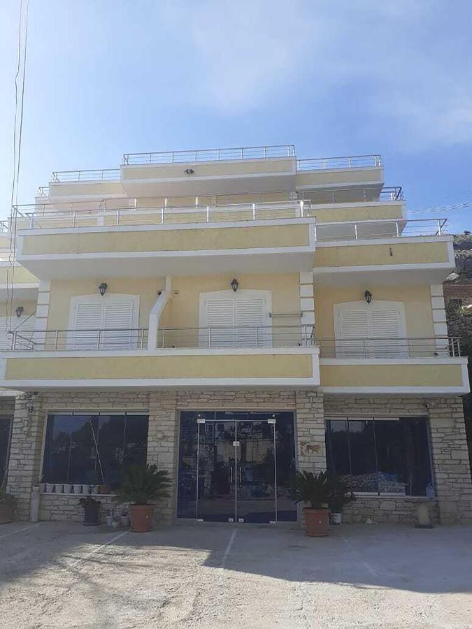 Sunny Holiday Sarandë Exterior foto